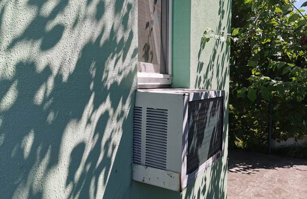 benefits of window air conditioners with heat